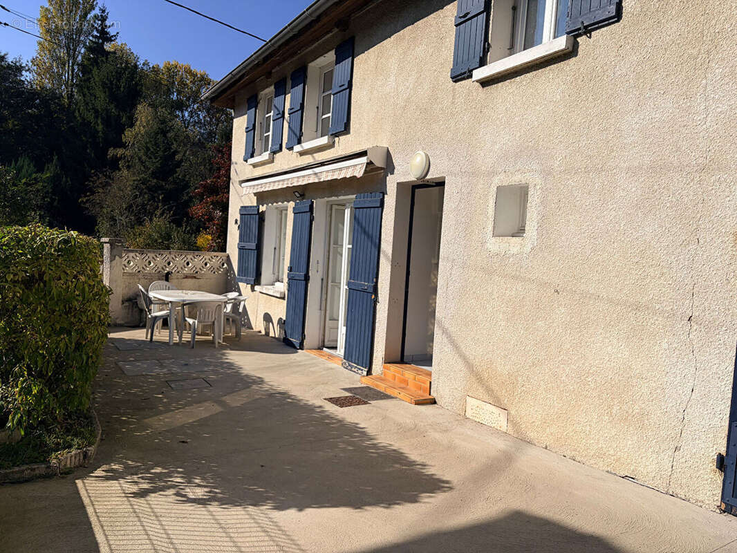 Maison à MONTREVEL