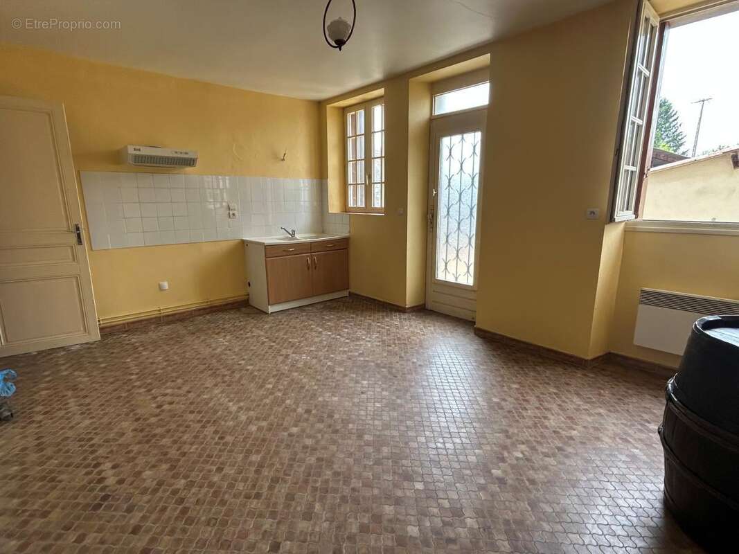 Maison 130 m² à Dormans  - photo 4
