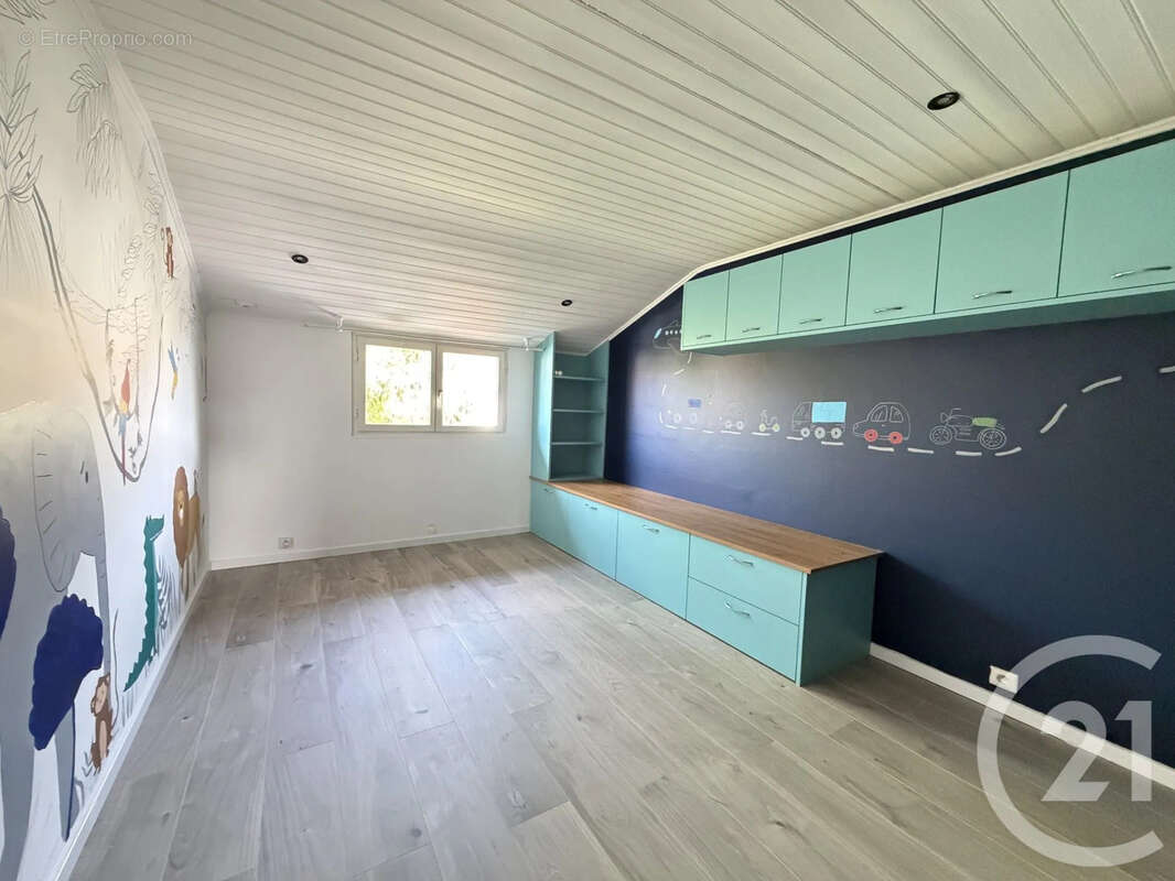 Maison 120 m² à Begles  - photo 8