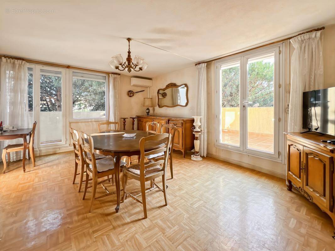 Appartement à FREJUS