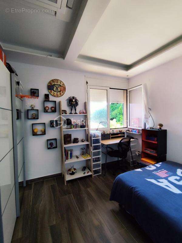 Appartement à REMIRE-MONTJOLY