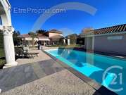 Maison à NIVOLAS-VERMELLE