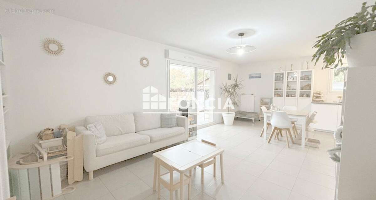 Appartement à TOSSE