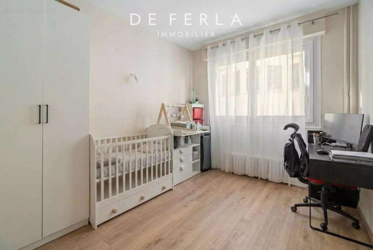Appartement à PARIS-15E