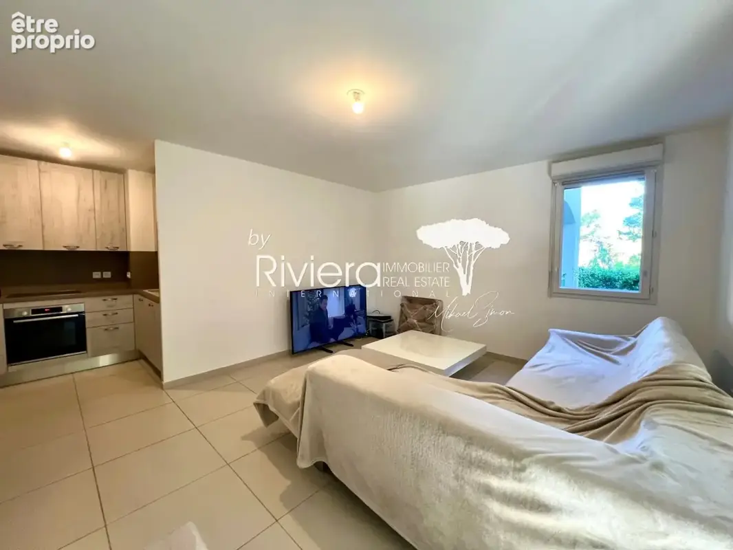Grand 2 pieces avec double garage et piscine ! - photo 6