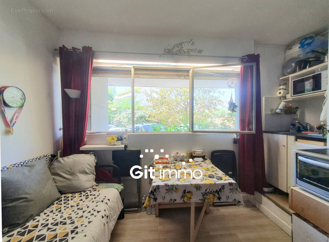 Appartement à MARSEILLE-9E