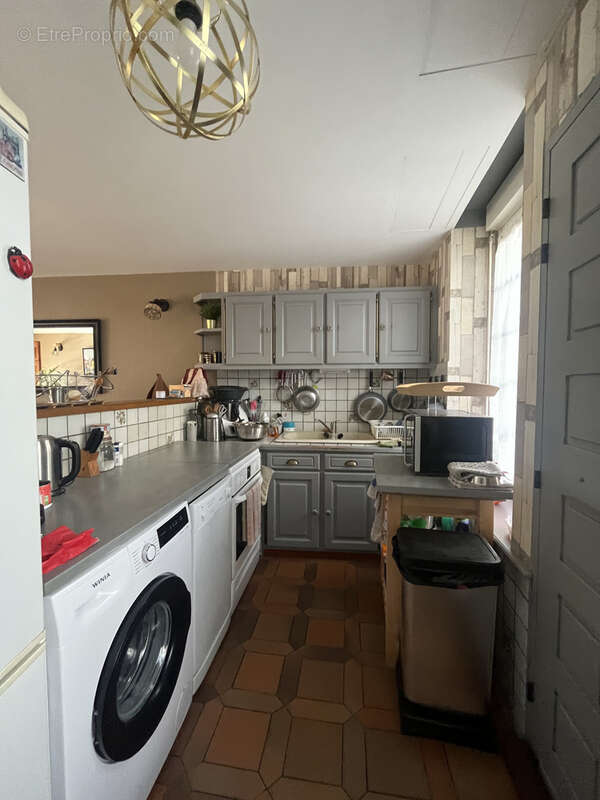 Maison à LA RIVIERE-SAINT-SAUVEUR