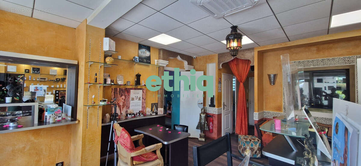 Commerce à SAINTE-ROSE