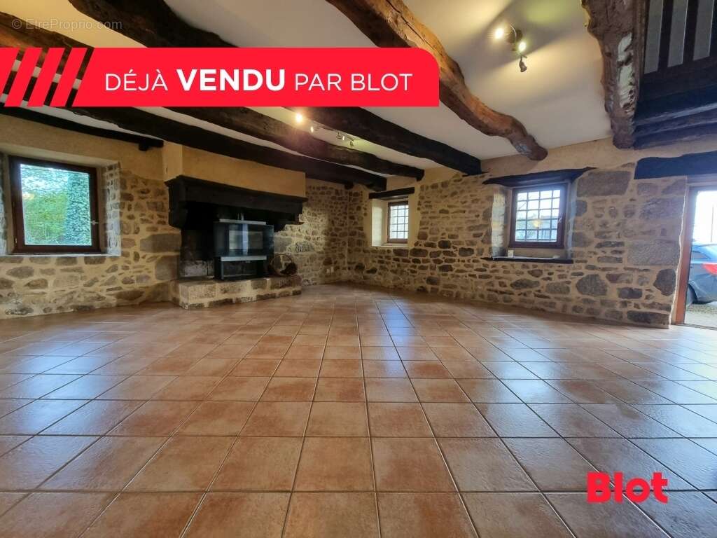 Maison à LA CHAPELLE-CHAUSSEE