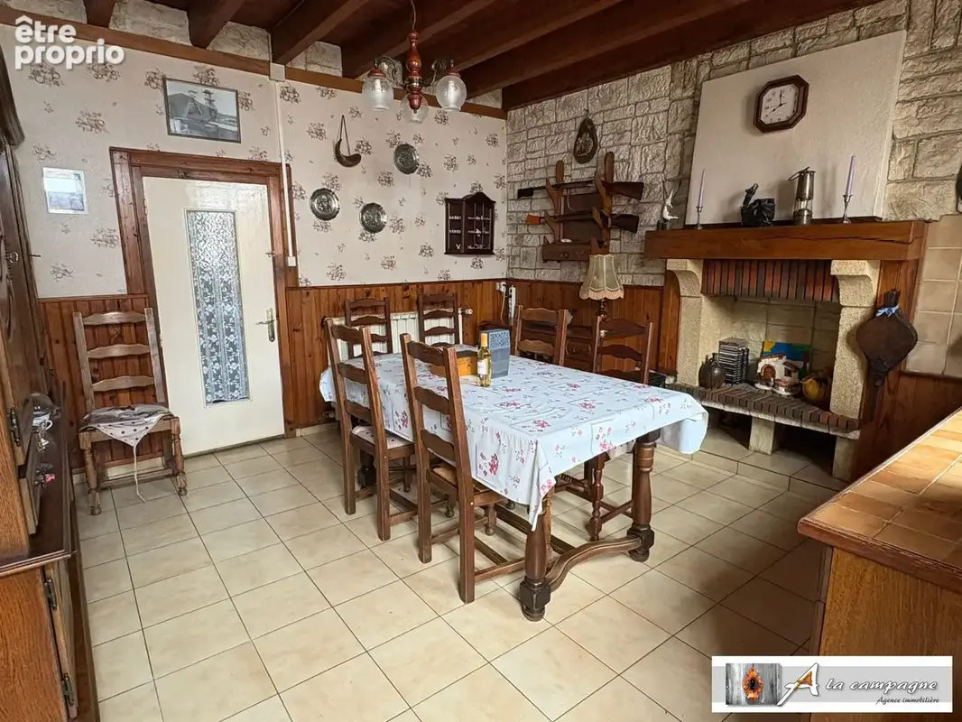 Maison 114 m² à Saint-Julien-La-Genete  - photo 3