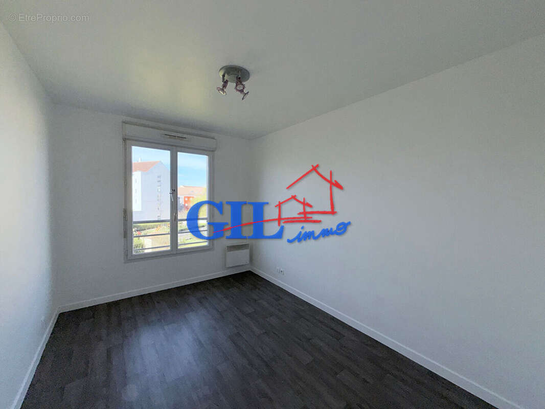 Appartement à SAVIGNY-LE-TEMPLE
