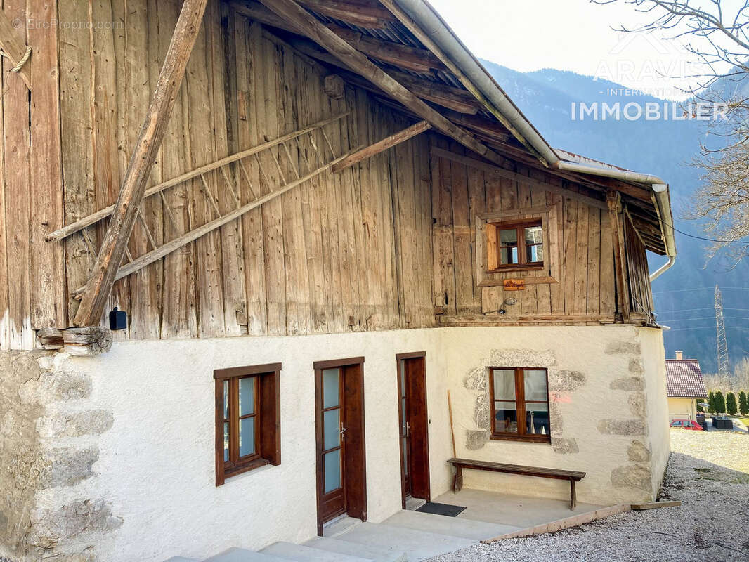 Maison à LA BALME-DE-THUY