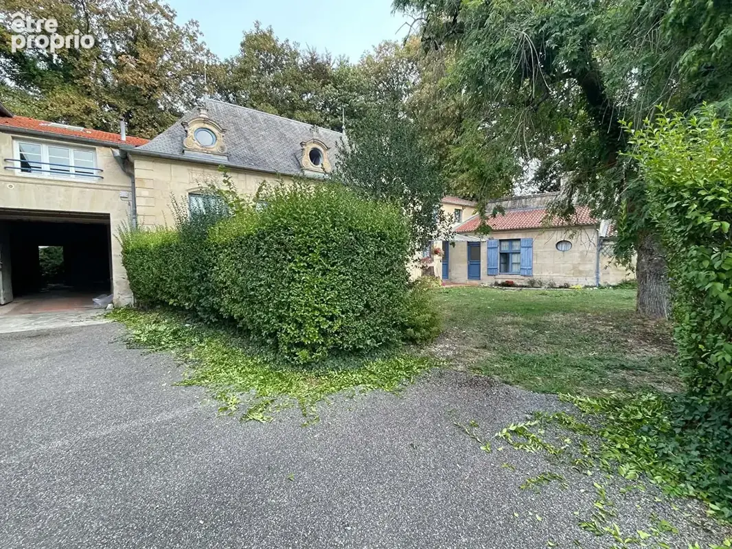 Bar le Duc, proche centre : Maison de caractère avec grand garage et terrain plat - photo 3
