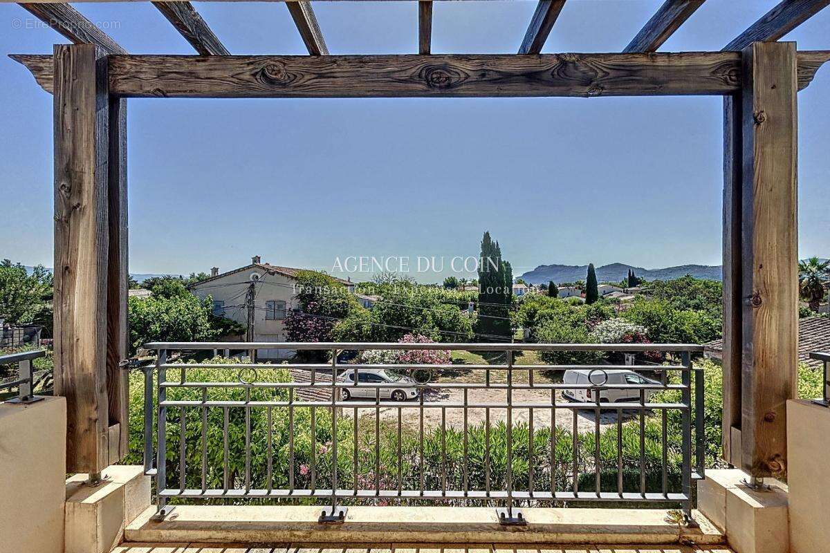 Appartement à LE MUY