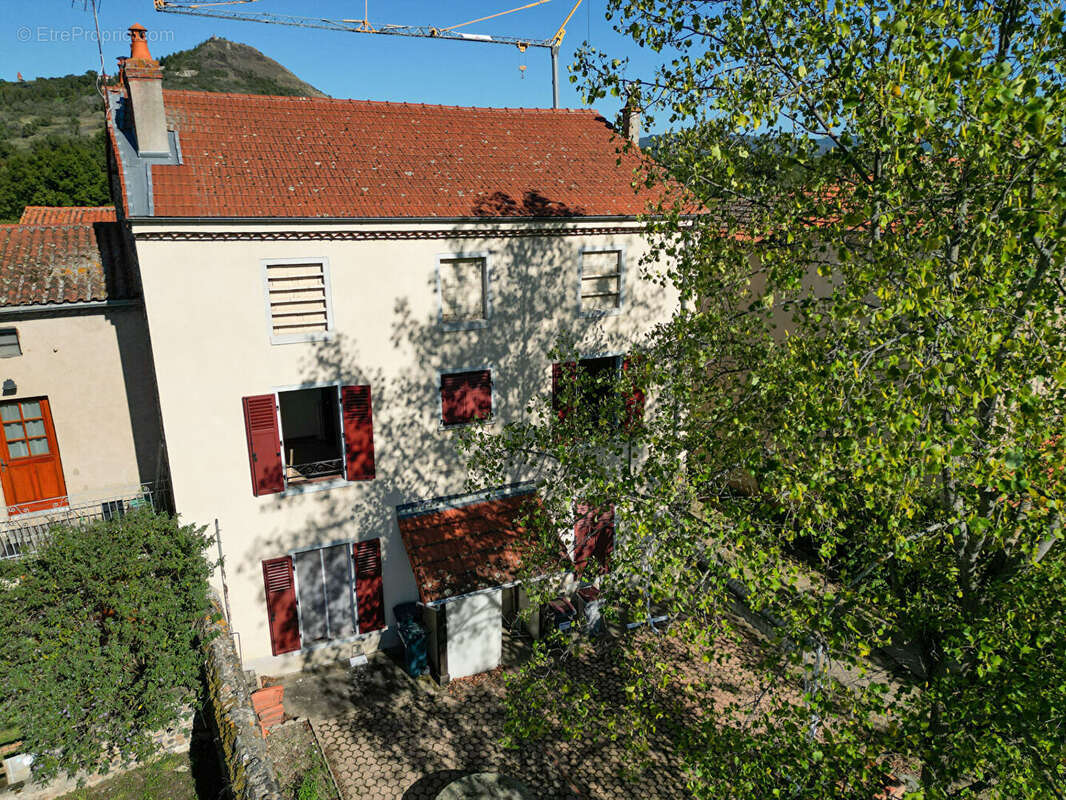 Propriété Le Breuil Sur Couze 9 pièce(s) 192 m2 - photo 4