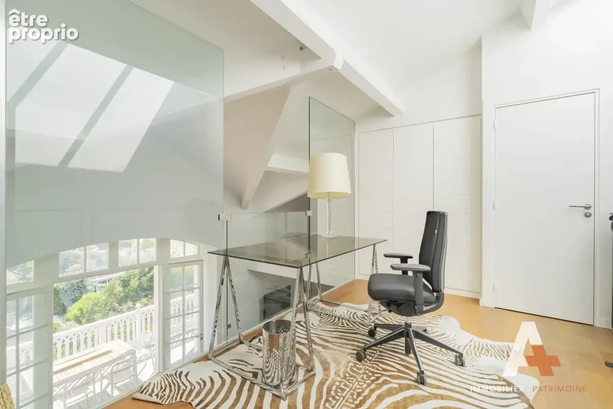 Duplex vue mer en dernier etage - t5 de 170m2 avec 2 parkings - 13007 marseille - photo 16