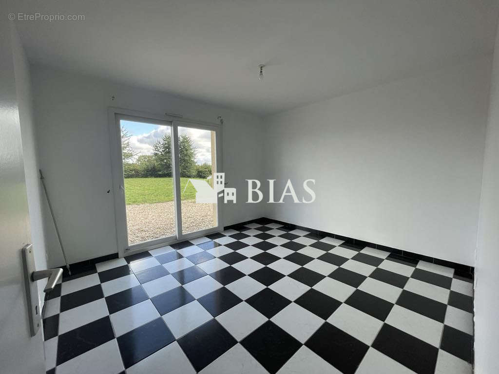 Maison à LE MESNIL-SOUS-JUMIEGES