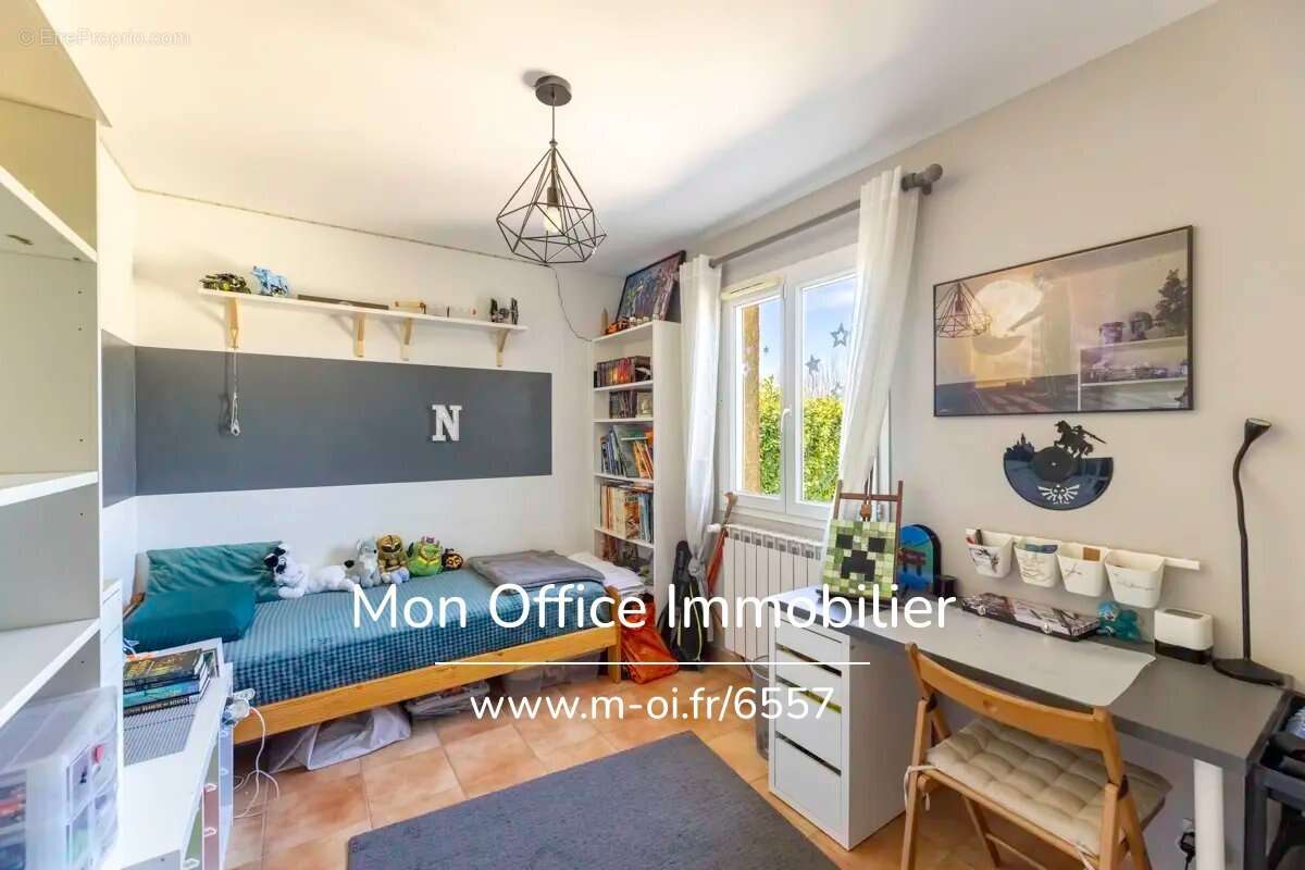 Maison à PEYROLLES-EN-PROVENCE