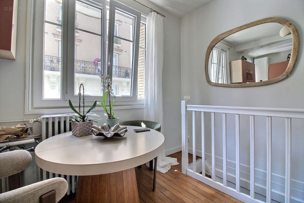 Appartement à PARIS-14E