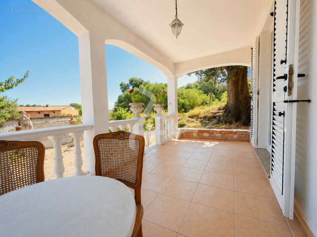Villa méditéranéenne t8 comprenant 2 appartements située dans un secteur privilégié avec vue sur le golfe - photo 21