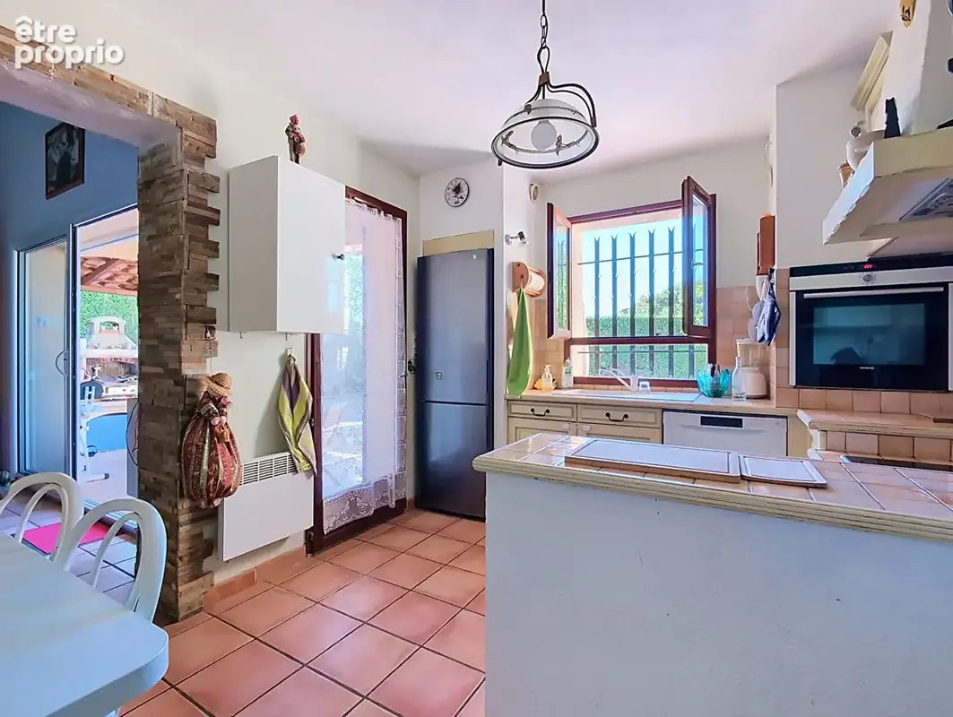 13011 Éoures - Maison 122 m² garage et piscine - photo 5