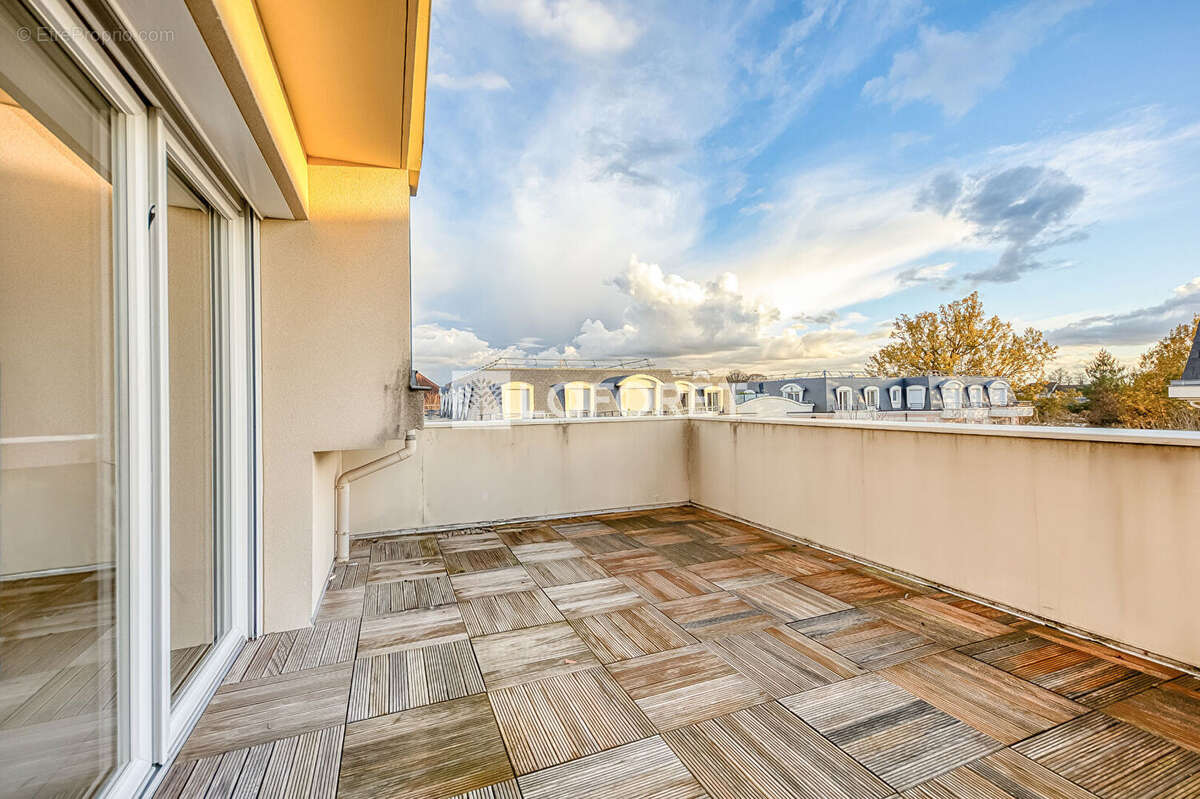Appartement à EMERAINVILLE