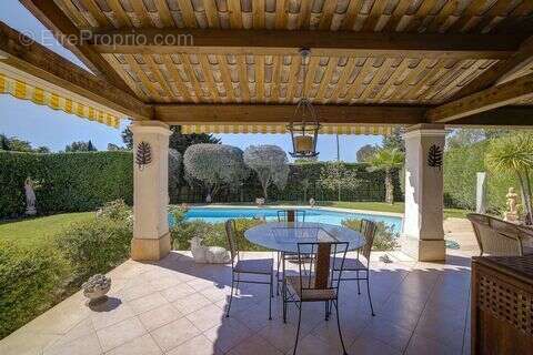 Maison à MOUGINS