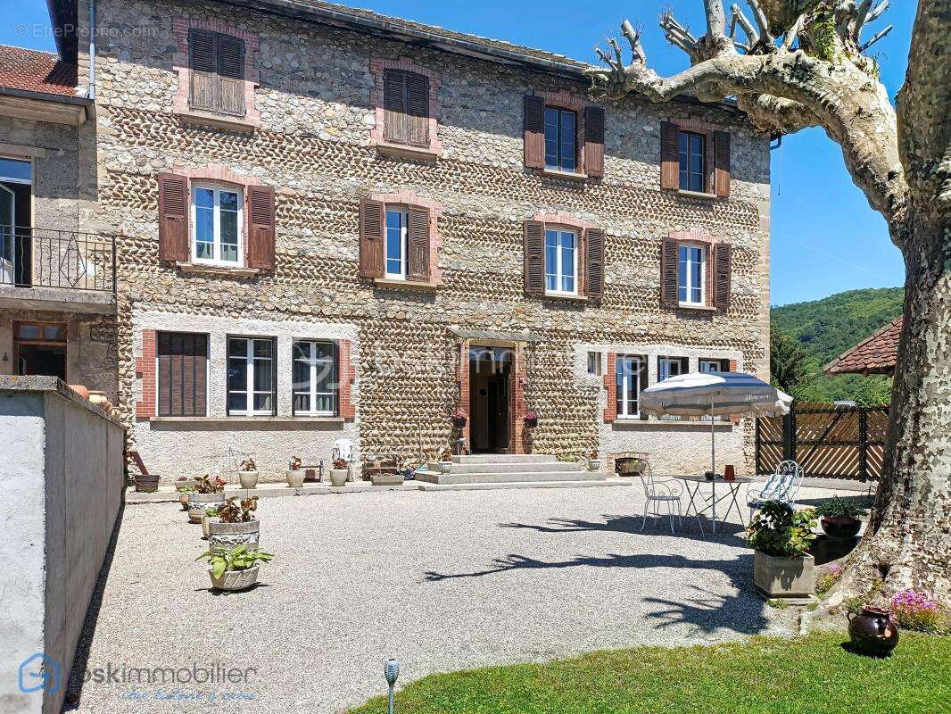 Appartement à COLOMBE