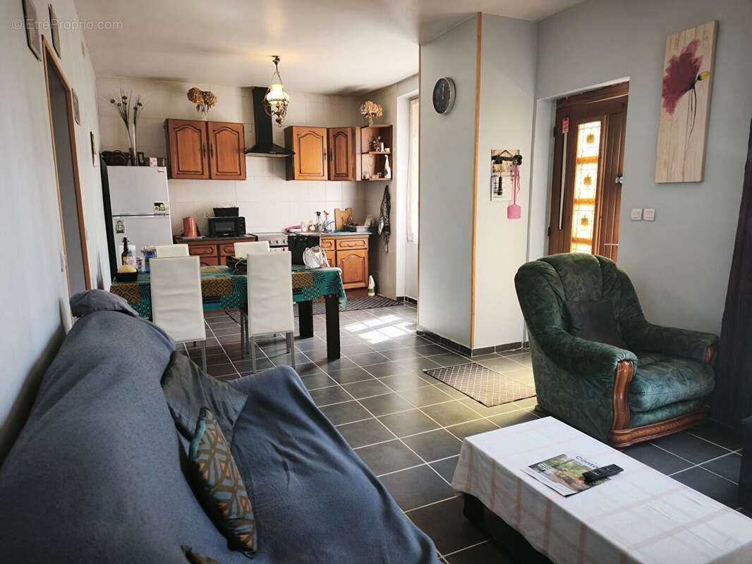 A VENDRE Maison 1930 à NEVERS, 3 pièces, sur sous-sol Combles aménageables 123.000 - photo 4