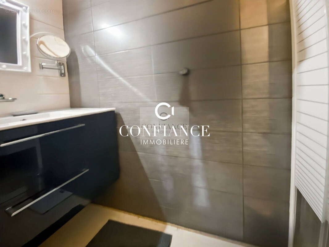 Appartement à SAINT-ETIENNE-DE-TINEE