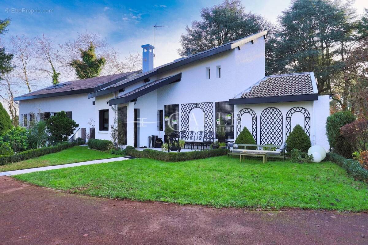 Maison à DECINES-CHARPIEU