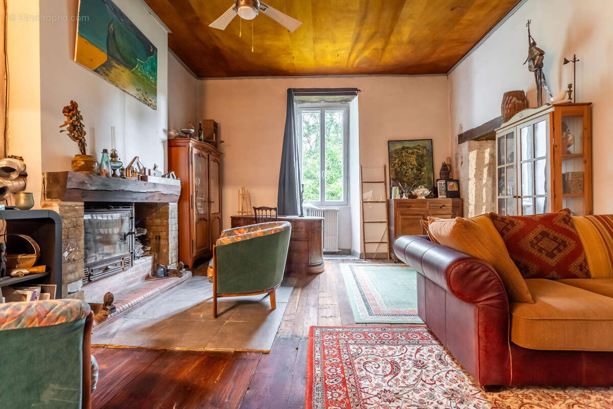 Maison à LACOUR