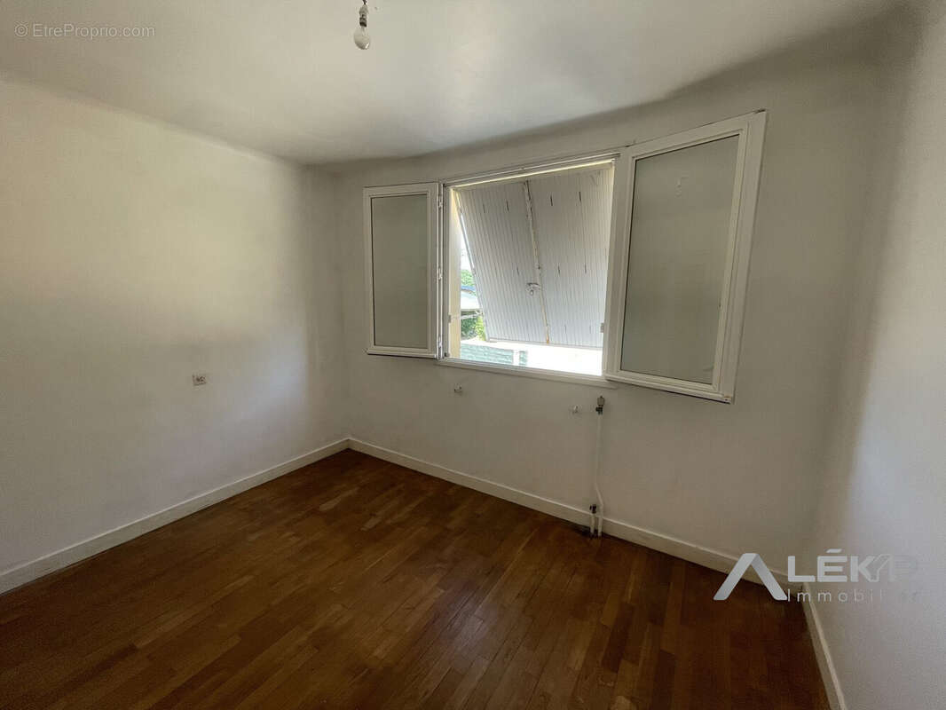 Maison 111 m² à Sainte-Marie  - photo 5