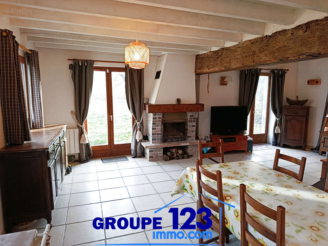 Maison sur terrain clos et boisé de presque 3000 m2. - photo 4