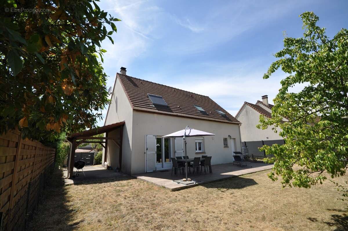 Maison à BRUYERES-LE-CHATEL