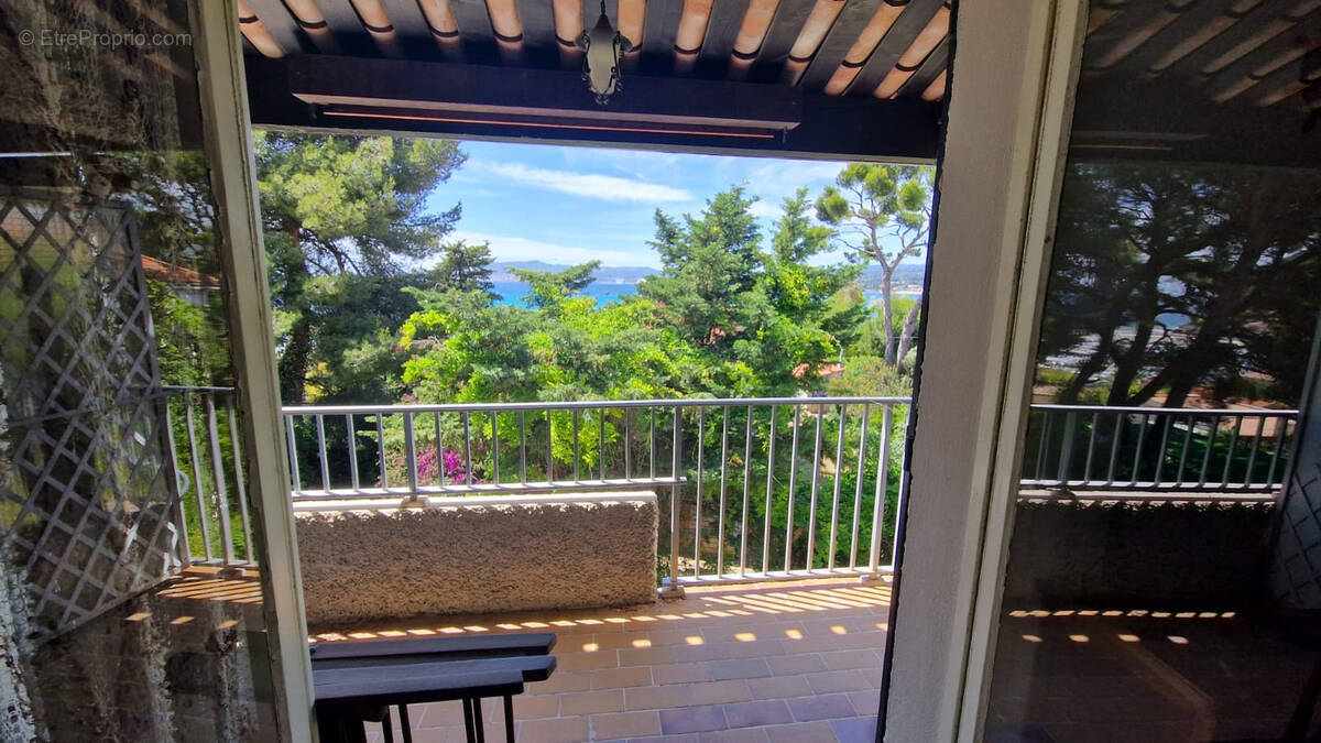 Appartement à SAINT-CYR-SUR-MER