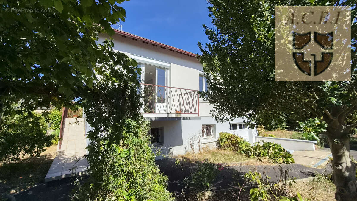 Pavillon sur sous-sol   secteur meslay   calme et impasse - photo 2