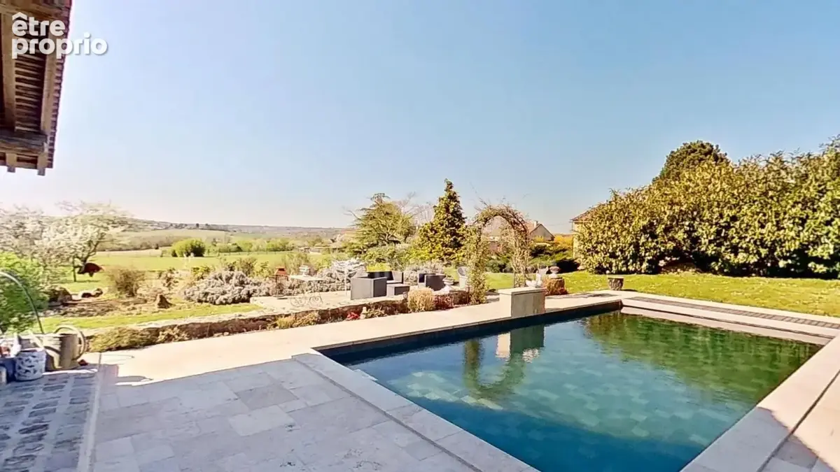 SAINT SIMEON - Longère de 11 pièces avec 2 piscines et 6 chambres sur 8700 m² - photo 12