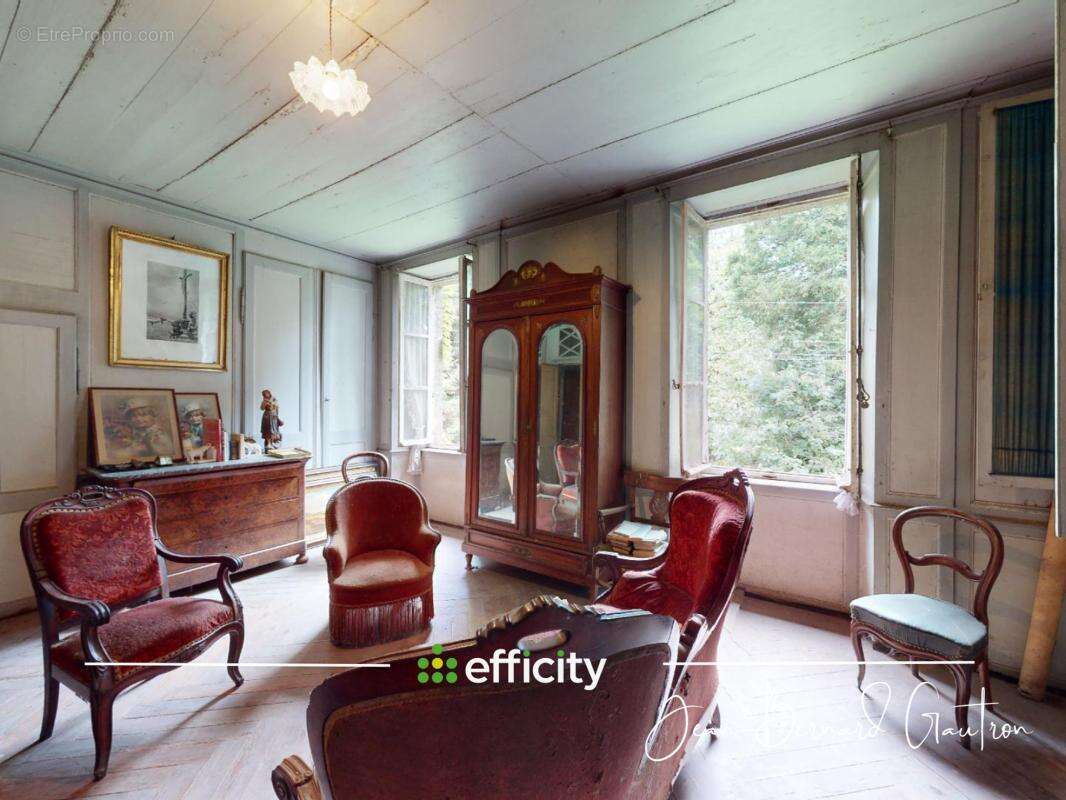 Maison à SAINT-HERNIN