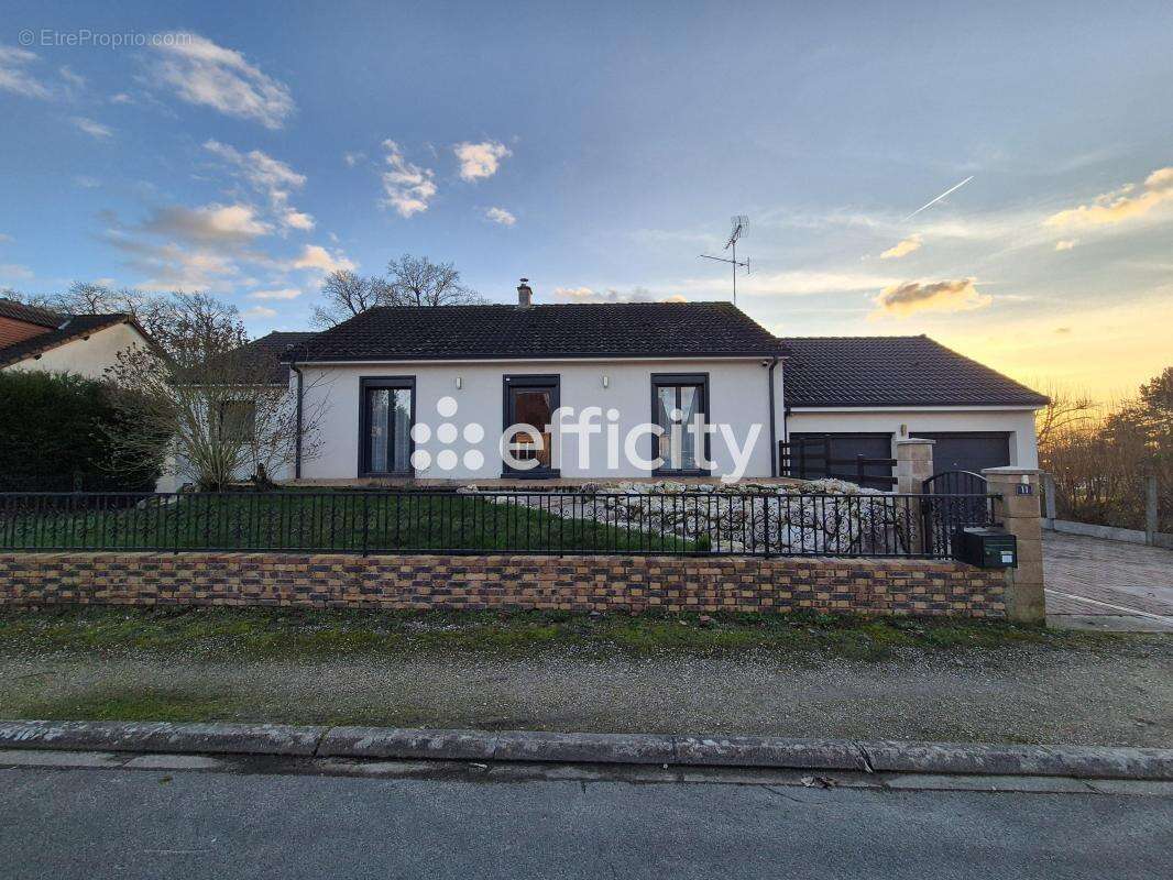 Maison à CHOUZY-SUR-CISSE