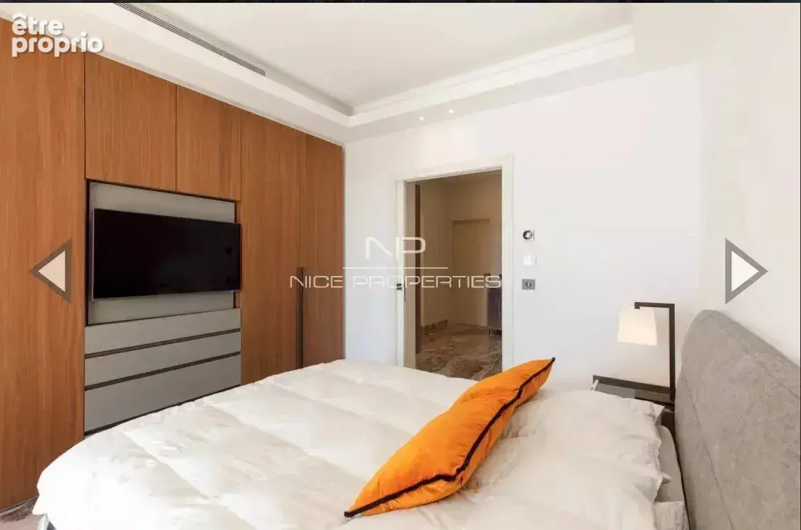 Cannes, appartement de 220 m² avec terrasse de 110 m² et garage sur le Croisette - photo 12