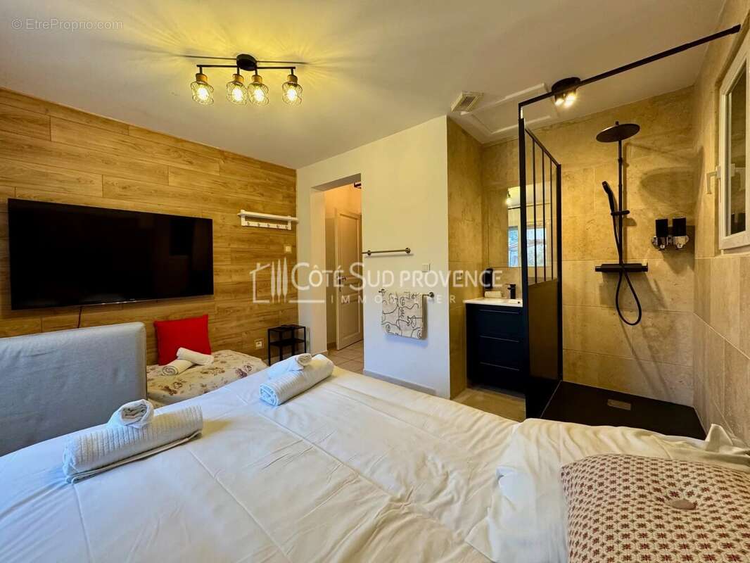 Maison à PERNES-LES-FONTAINES