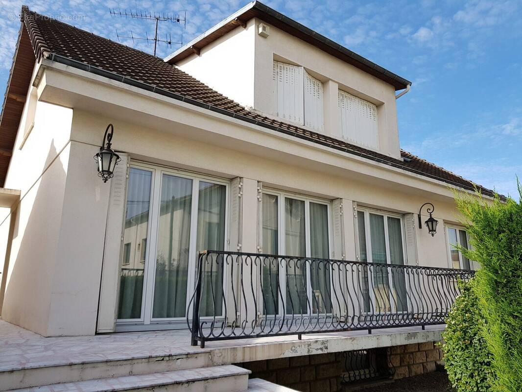 Maison à GOUSSAINVILLE
