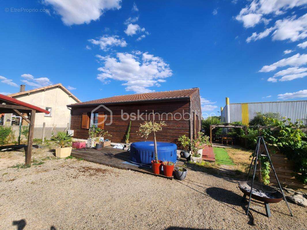 Maison à ROUILLE