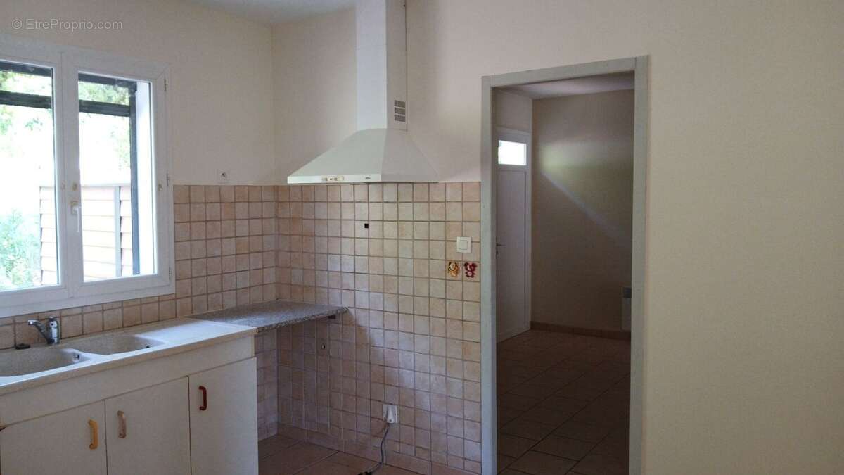Maison 88 m² à Chalais  - photo 13