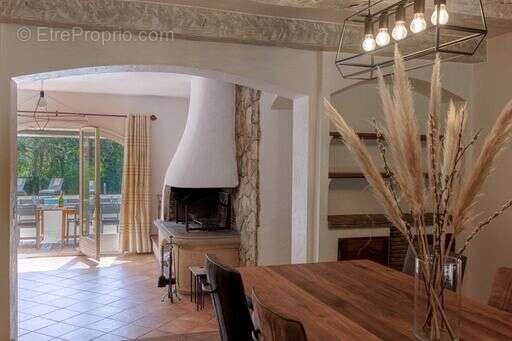 Maison à MOUGINS