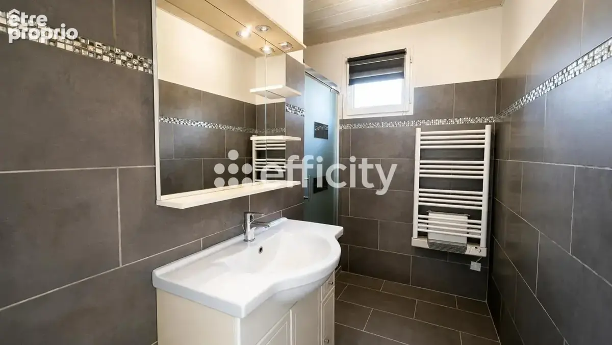 Maison 90 m² à La Fare-Les-Oliviers  - photo 8