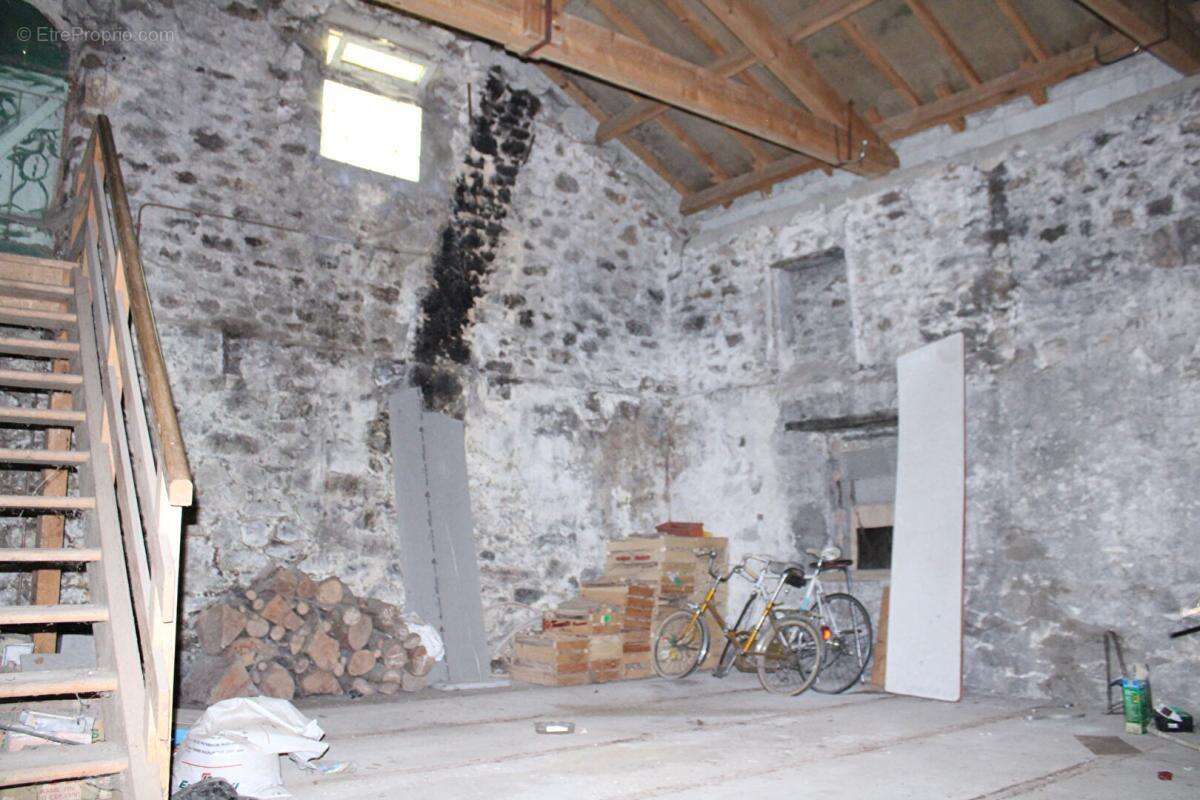 Maison avec local commercial et double garage de 66 m² - photo 14