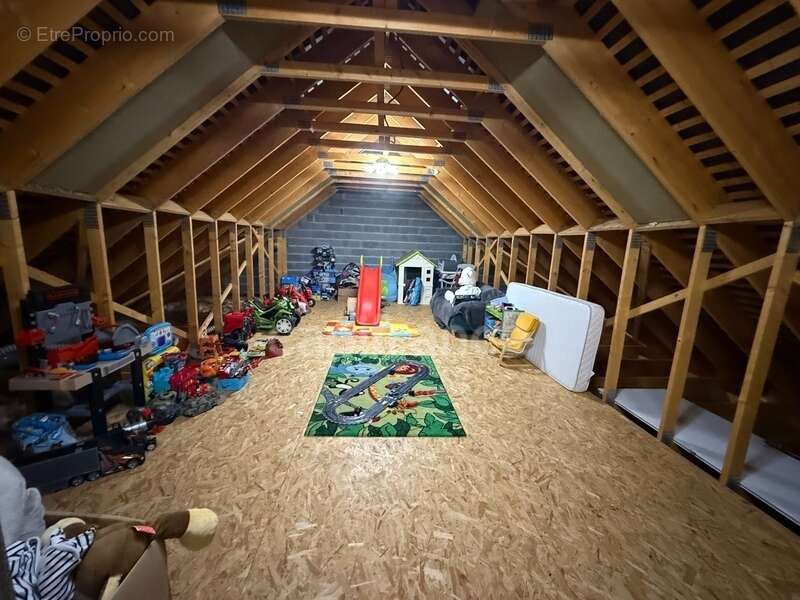 Maison à POUEYFERRE