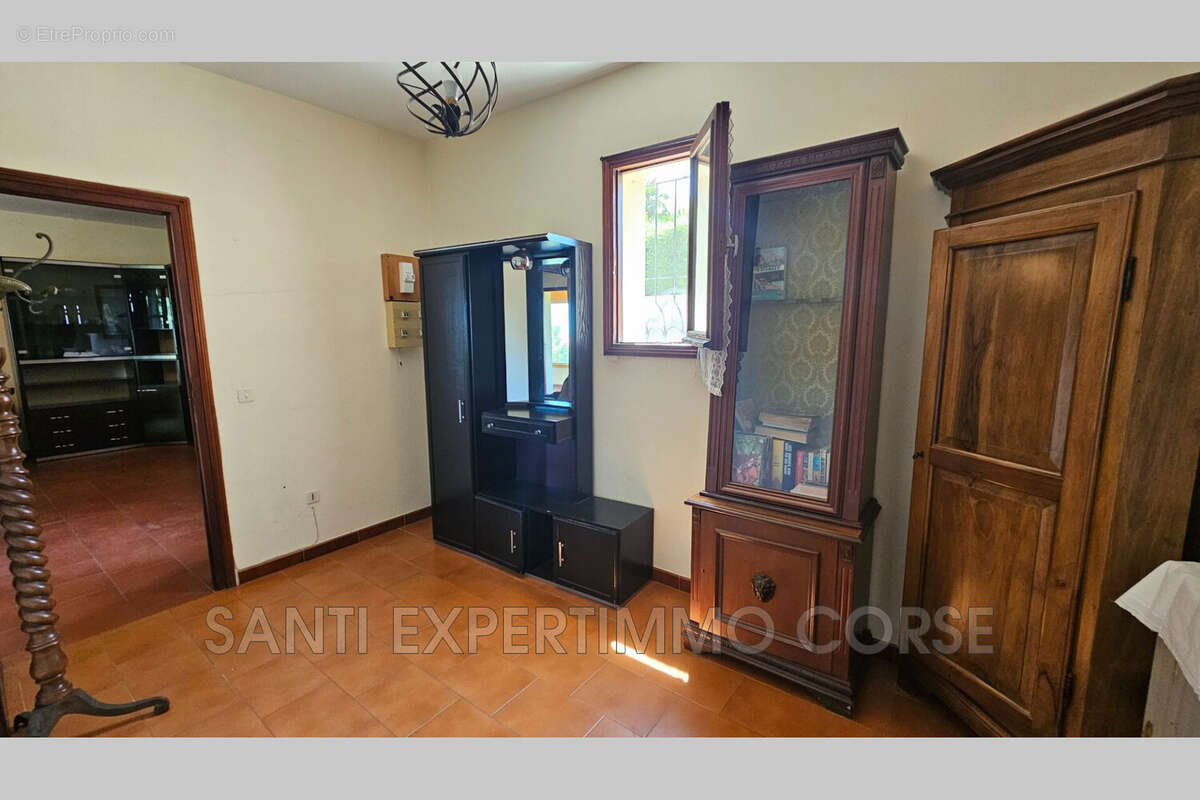 Maison 120 m² à Solaro  - photo 9